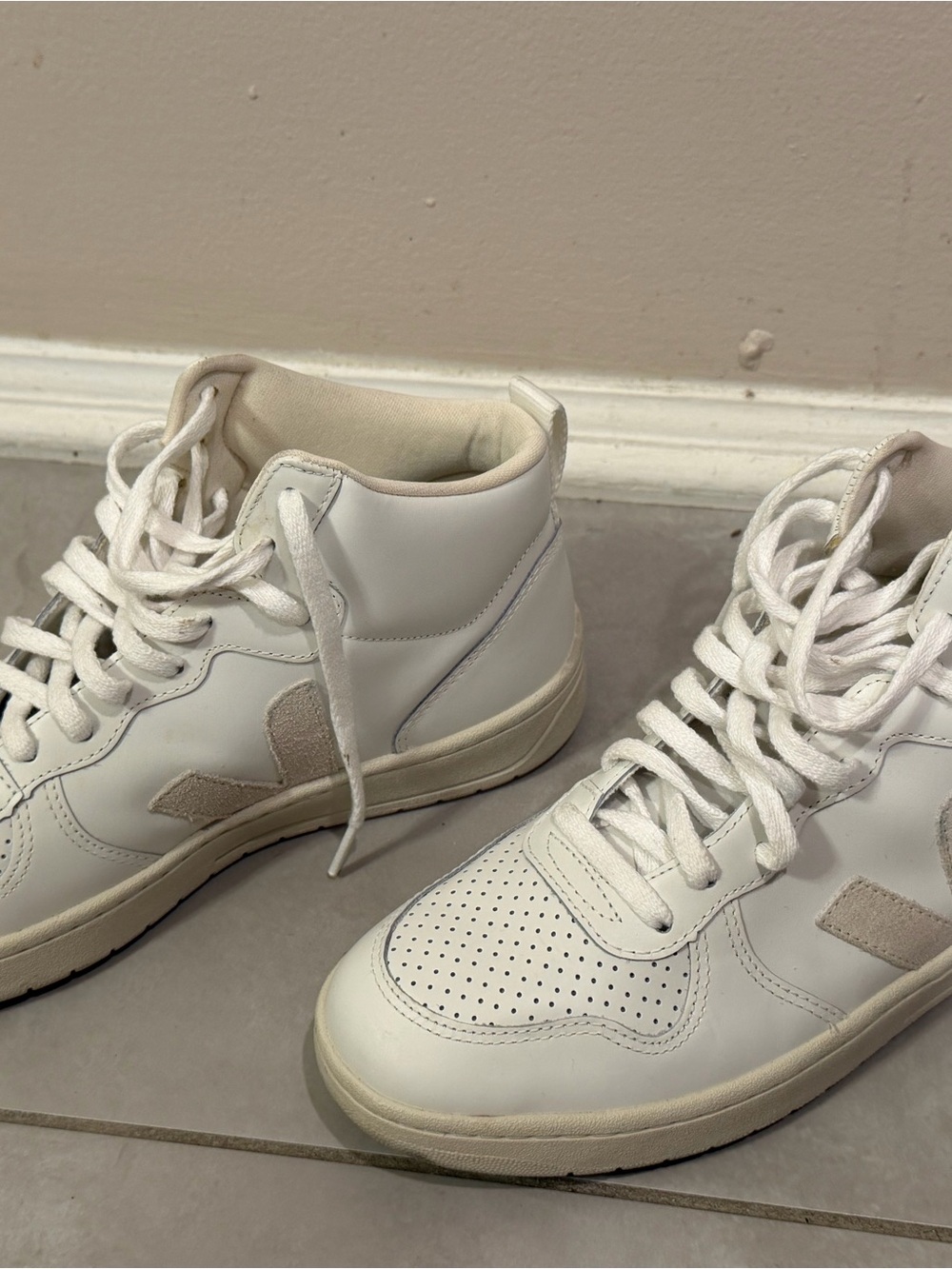 Veja Men's High-Top Sneakers in White and Cream